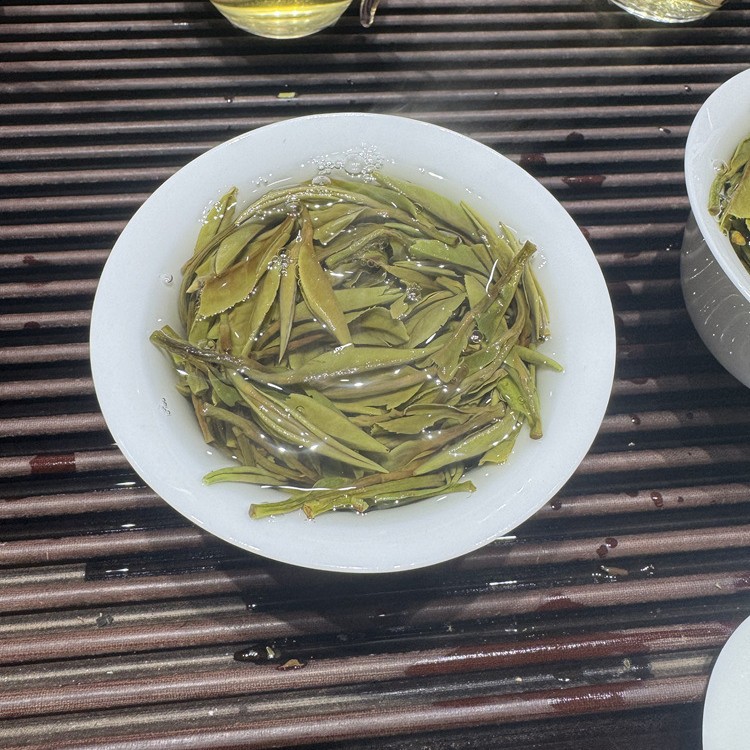 Bạch Trà Mẫu Đơn