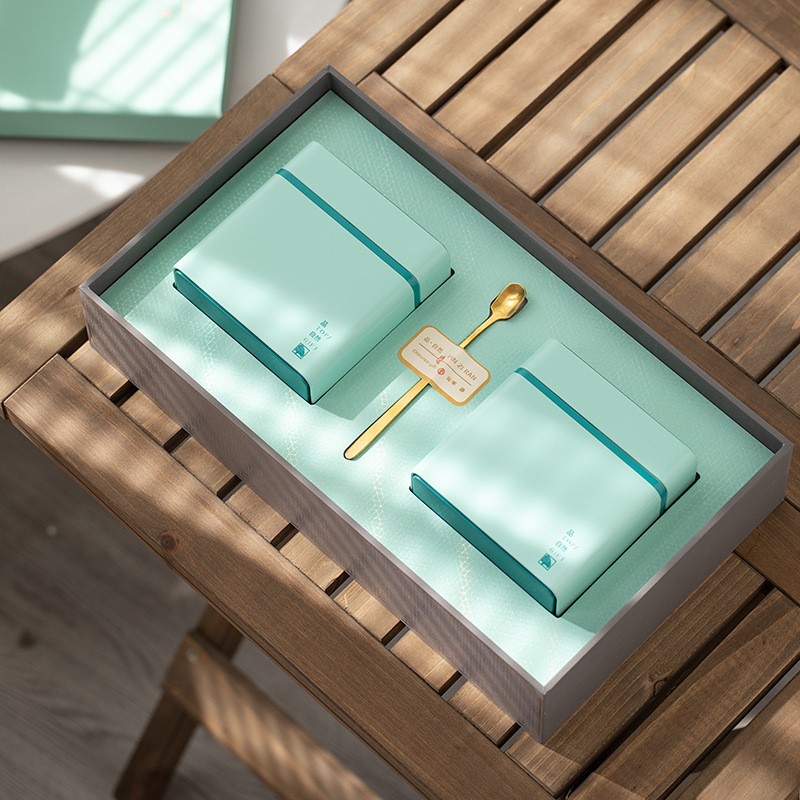 Trà Xanh Bích Loa Xuân nổi tiếng với hương thanh thuần, vị ngọt hậu và sắc nước xanh ngọc