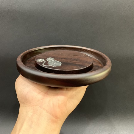 Đế Ấm Trà Gỗ Gụ Nạm Bạc - góc 4