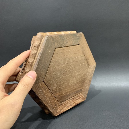 Đế Gỗ Cánh Gà 16.5x5.5cm - góc cận chất liệu