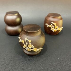 Gác Nắp Ấm Gỗ Gụ - góc 1