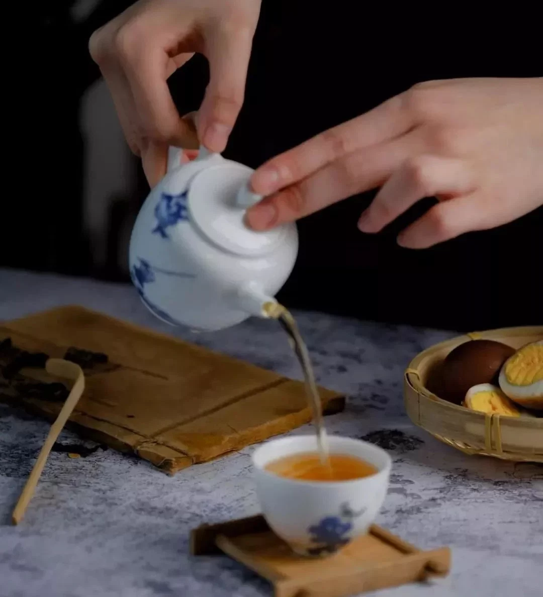 Tráng Trà - Cách Pha Trà Phổ Nhĩ Đúng Chuẩn