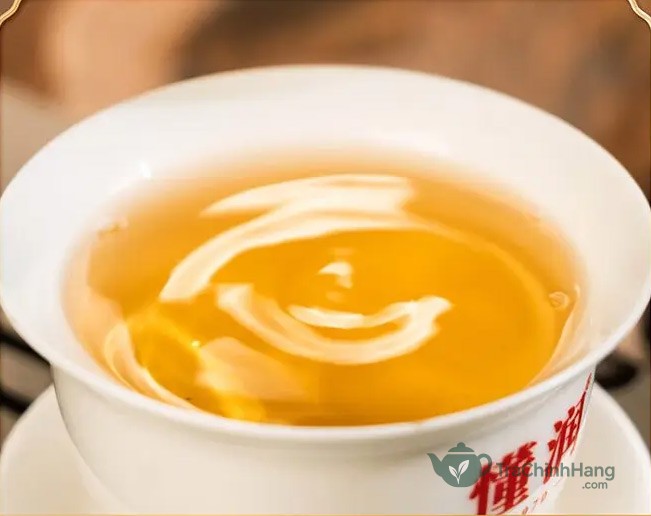 Pha trà trần bì bạch trà nước vàng sáng đẹp mắt