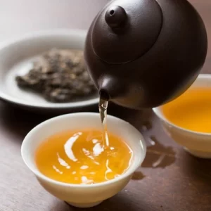 Uống trà đặc để qua đêm có gây sỏi thận không