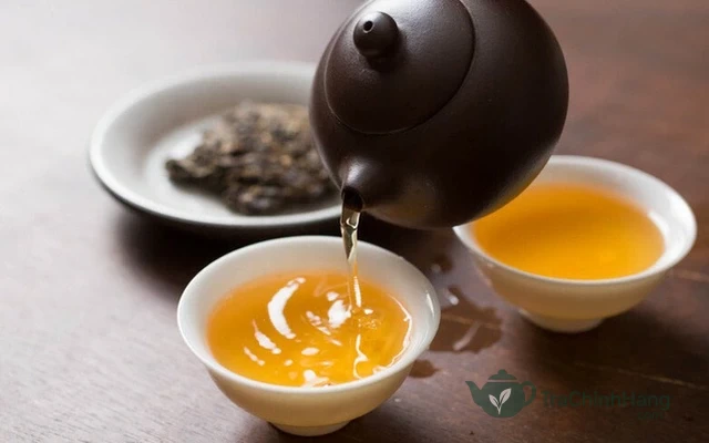 Uống trà đặc để qua đêm có gây sỏi thận không