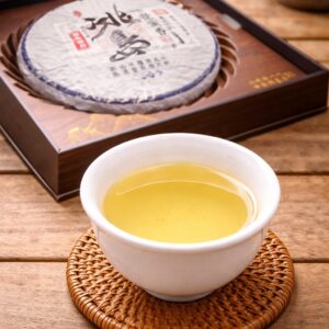 Pha trà phổ nhĩ sống băng đảo lão trại nước vàng sáng